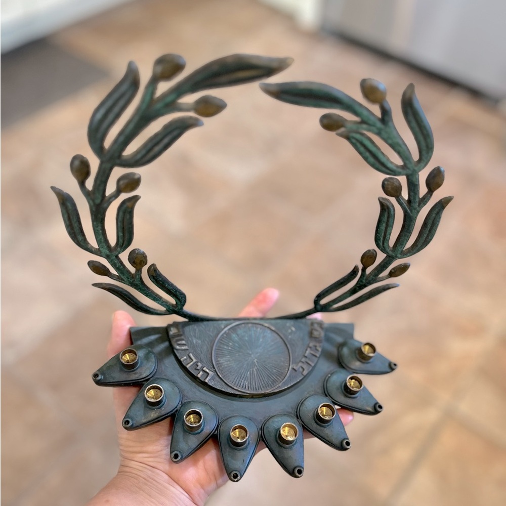 Vintage Brass Olive Leaves APPL. NO841 Oil And Candle Hanukkah Menorah - Picture 14 of 14